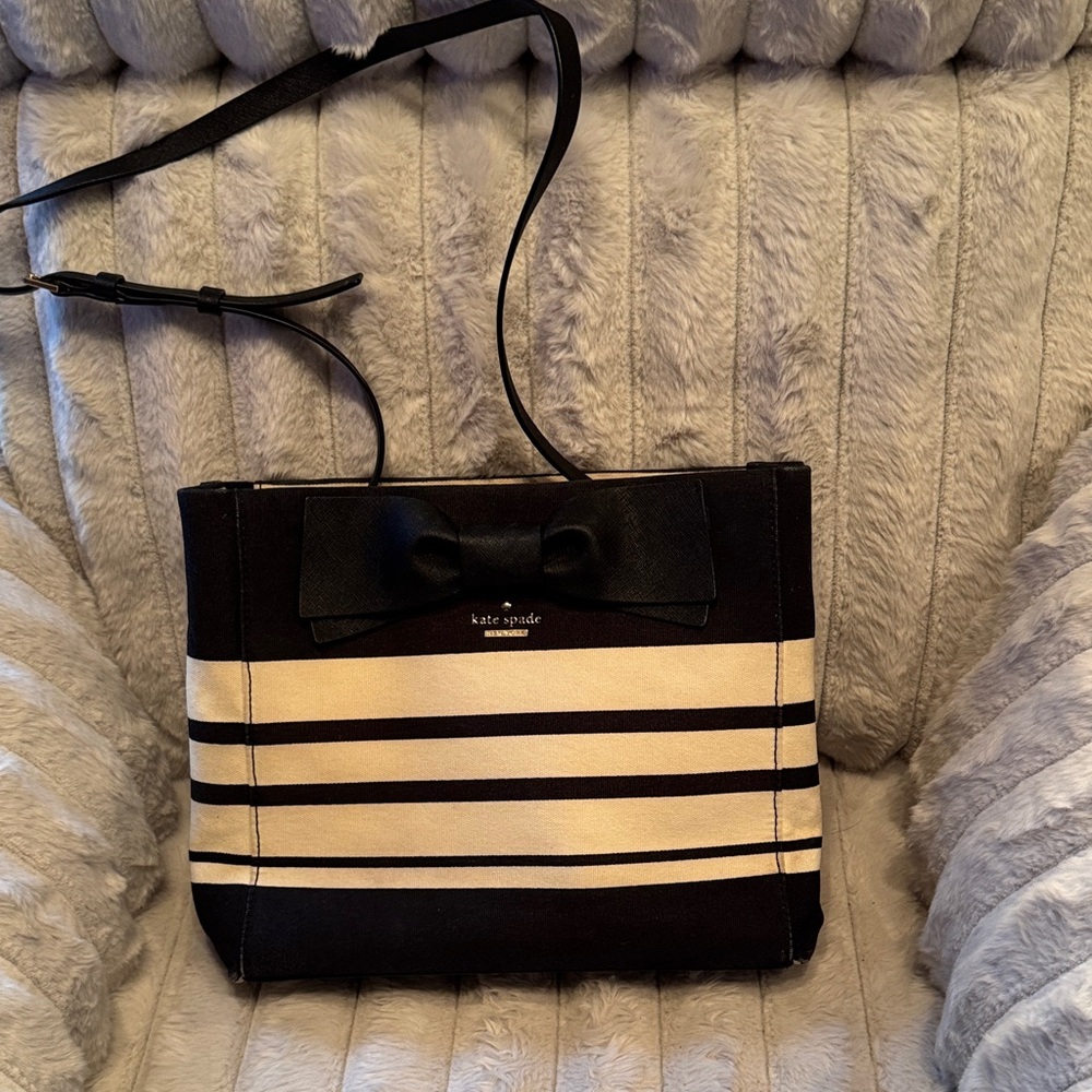 Kate Spade Black and Cream Bow Accent Tote